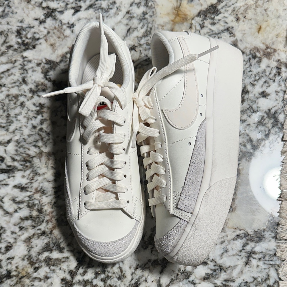 Nike Women's Cream and Gray Sneakers